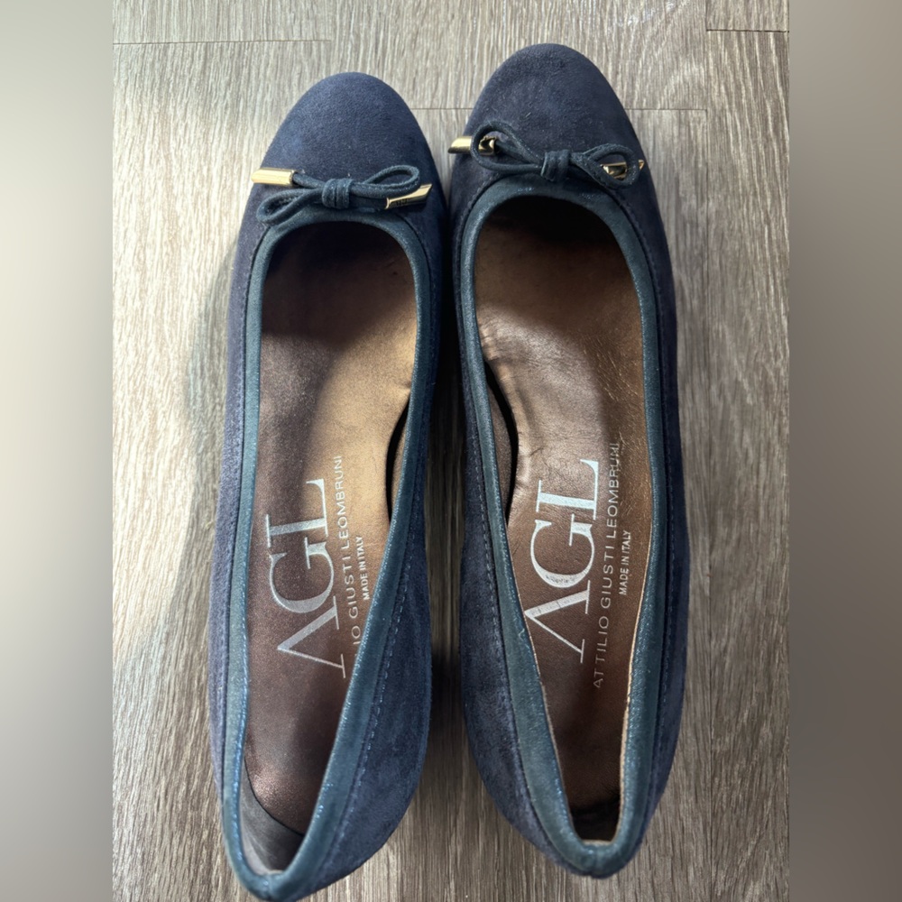AGL Women's Dark Blue Suede Low Block Heels